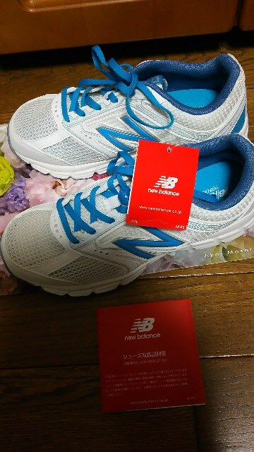 新品 Nb ニューバランス 白 青 グレー 可愛い スニーカー ニューバランス New Balance 新品 中古のオークション モバオク